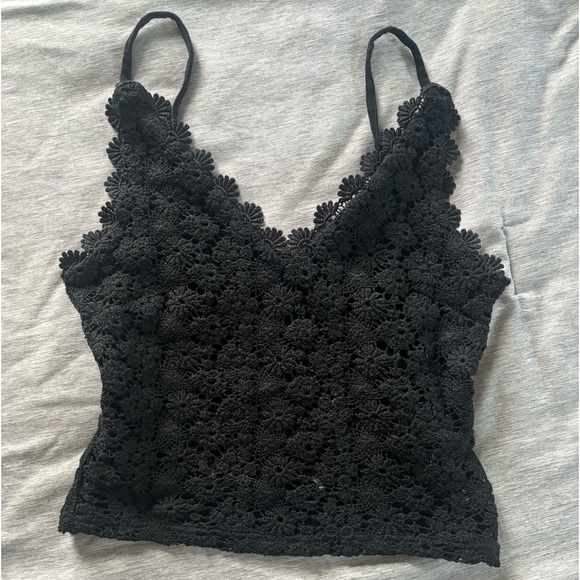 Laced V-Neck Cropped Tank - Picture 4 of 5